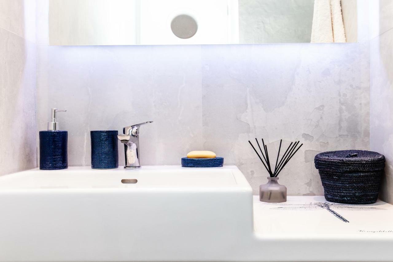 Sweet Suite Flora In Vouliagmeni Atina Dış mekan fotoğraf
