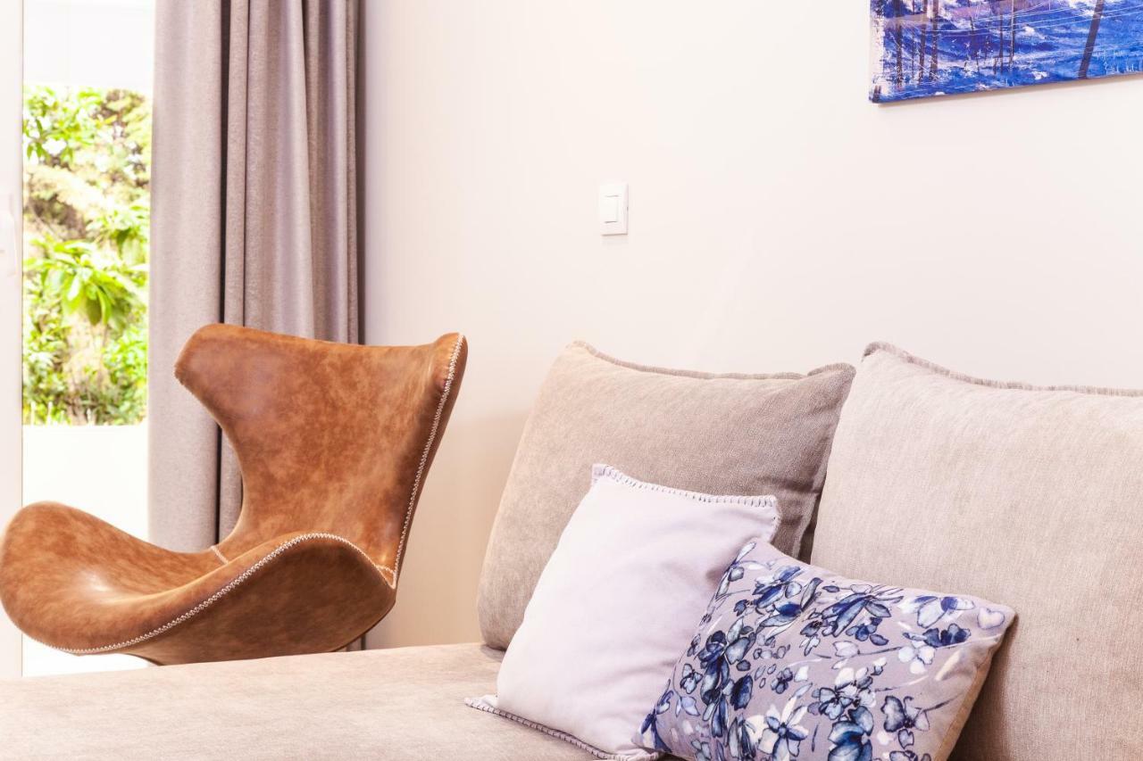 Sweet Suite Flora In Vouliagmeni Atina Dış mekan fotoğraf